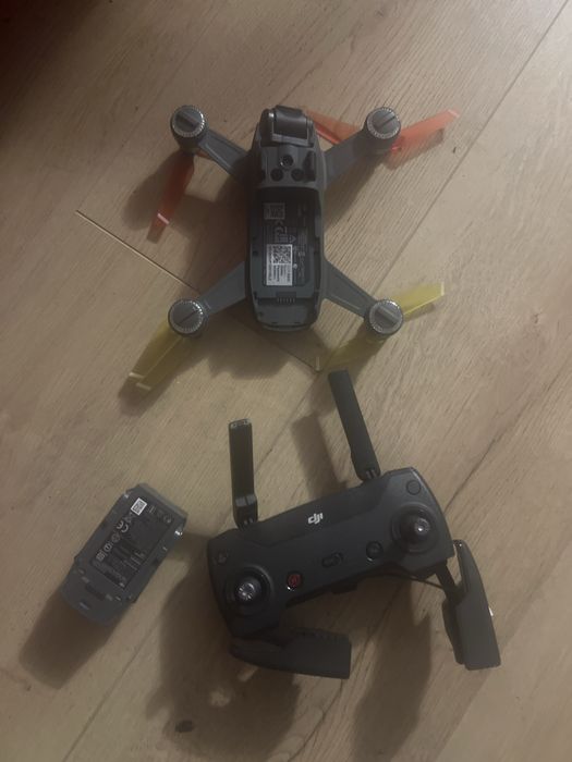 Dji spark  dron sprawny zadbany