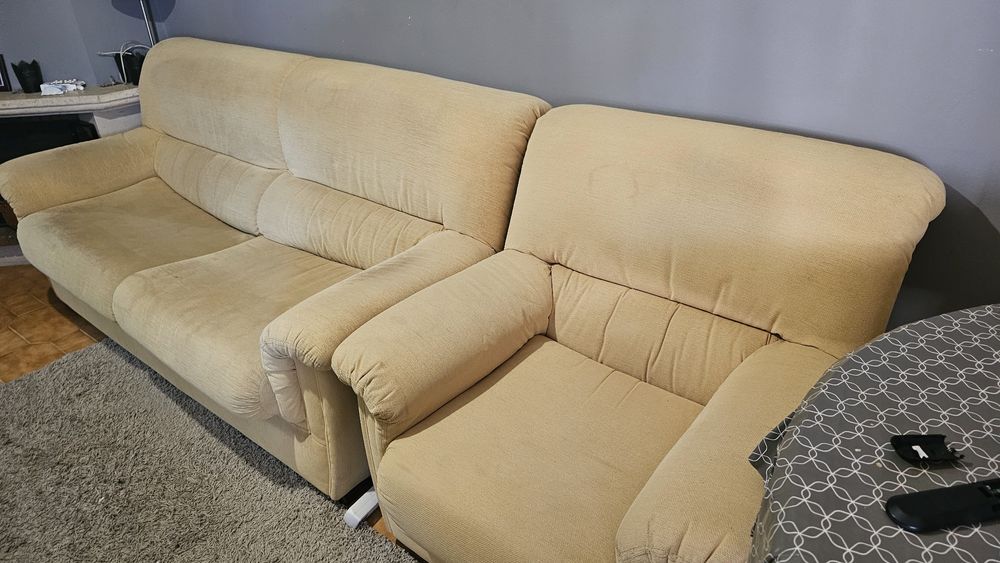 Vende-se conjunto de sofá em chenile

1 Sofá-cama de 3