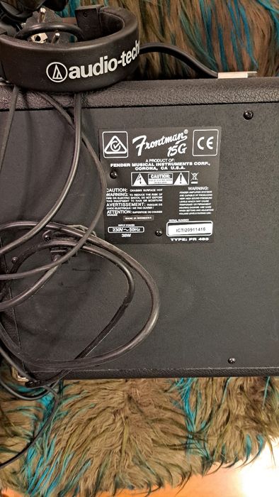 Amplificador guitarra Fender Frontman 5G e auscultadores audio tecnica