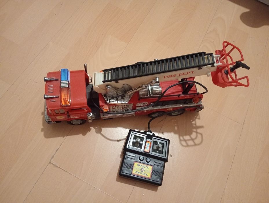 Carro dos bombeiros.