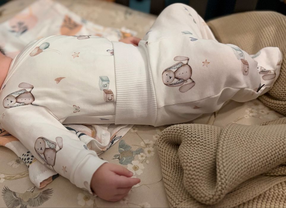 Półśpiochy i body kopertowe niemowlęce kraina zabawek Fabryka Bodziaków