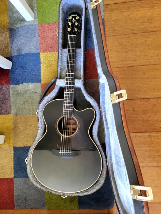 Guitarra acústica Yamaha