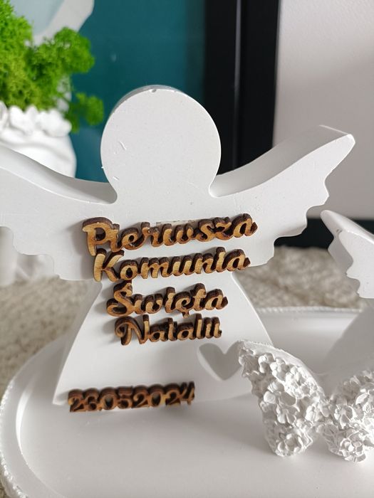 Komunia aniołki prezent od chrzestnych babci dziadka figurki dekoracje