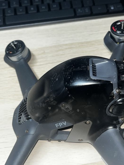 DJI FPV + 3 Baterias + Carregador – Para Reparação