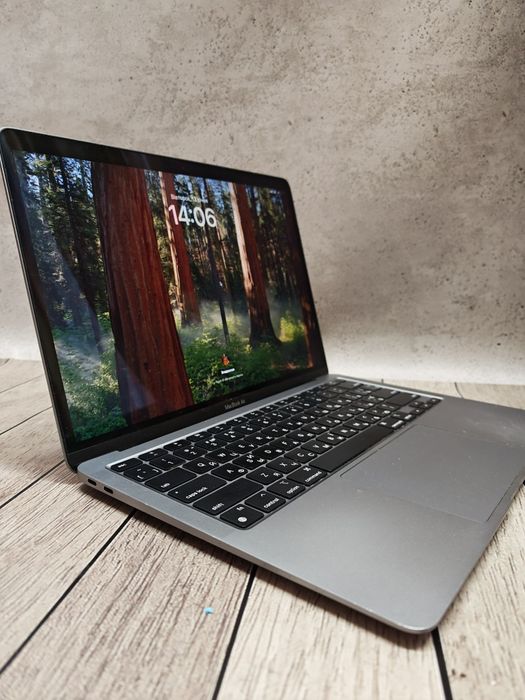 Apple Macbook M1 2020р 13.3" . Стан ідеал. Повний комплект.