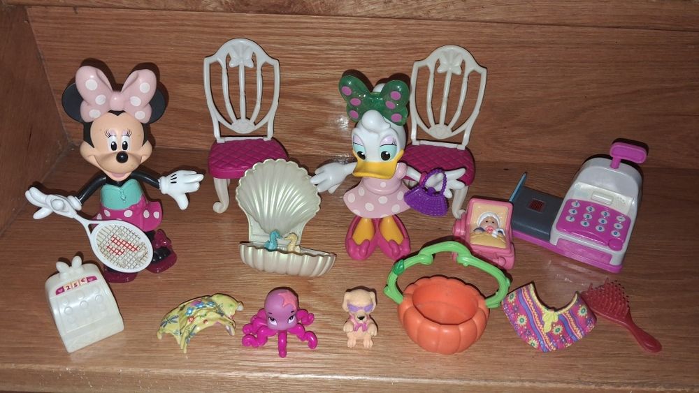Brinquedos minnie e Margarida  com acessorios da disney
