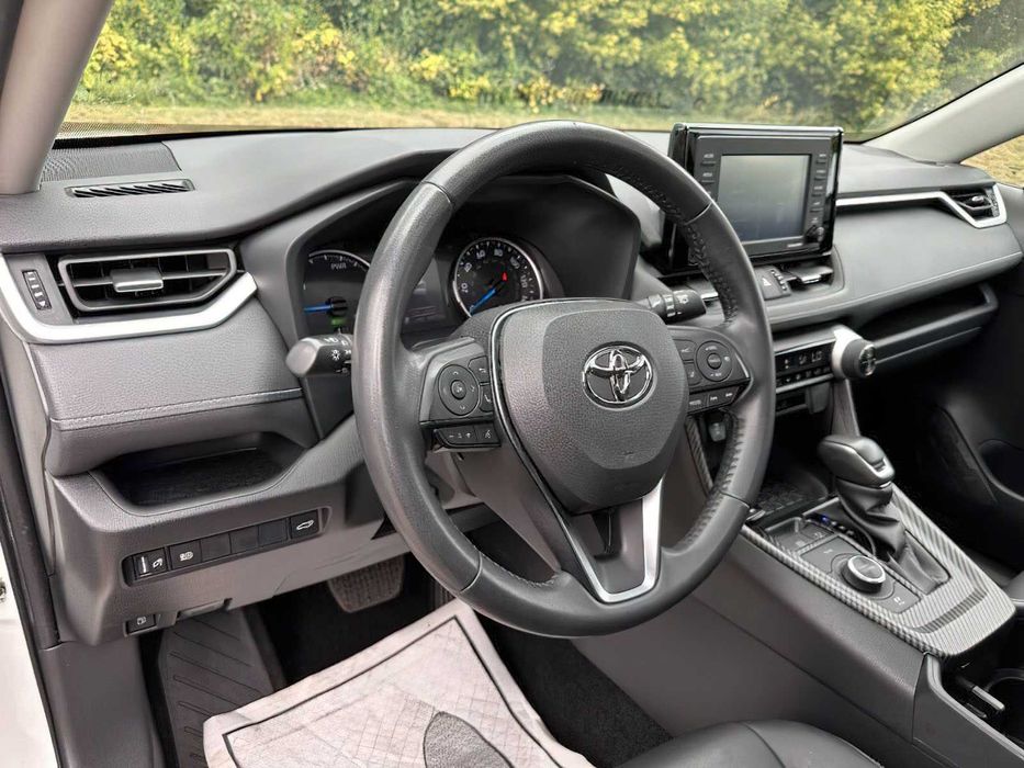 Toyota RAV4  XLE Premium      2022
