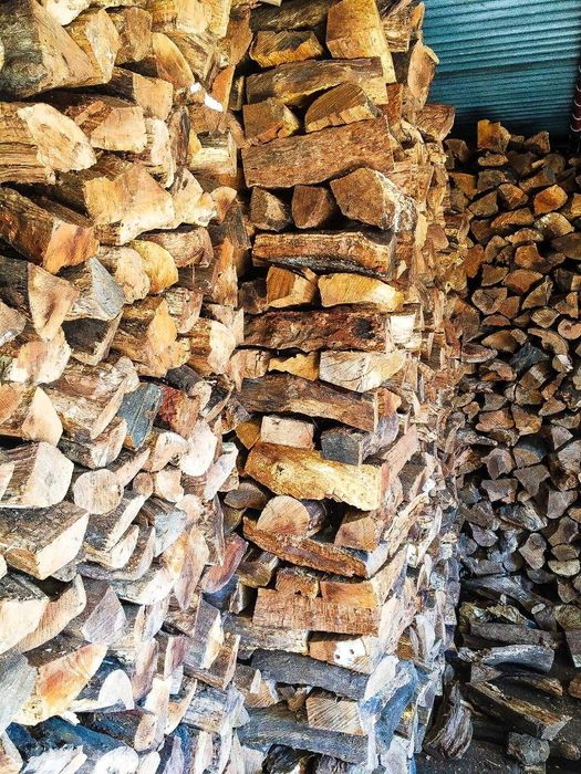 Lenha de Sobro e Azinho e Pinhas