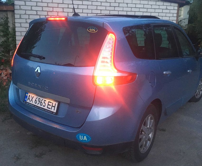 Renault Grand Scenic ІІІ 2011 мінівен 7 місць