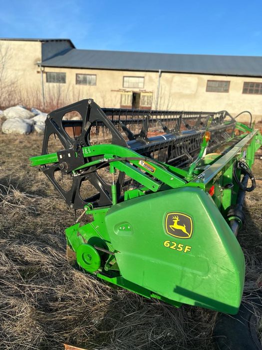 Жниварка John Deer 625f