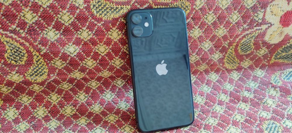 Телефон Iphone 11