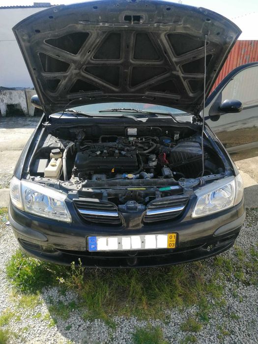 Carro Nissan Almera 1.5 de 2001 para peças