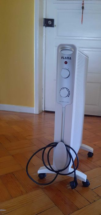 Aquecedor elétrico da marca  Flama