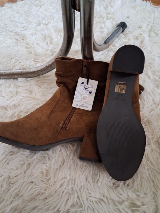 Nowe zamszowe botki