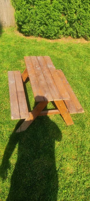 Stolik ogrodowy dla dzieci