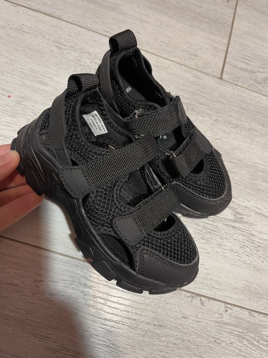 Макасини кросівки оригінал адідас найк nike сандалі