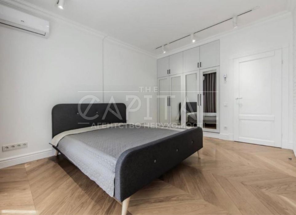 Аренда  4-к квартиры  11 м2 ЖК Французский квартал 2  Центр