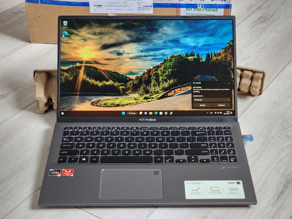 2020 ASUS VivoBook 15.6 FHD F512D Ryzen 3200U3.5GHz 8GB DDR4 128GB SSD