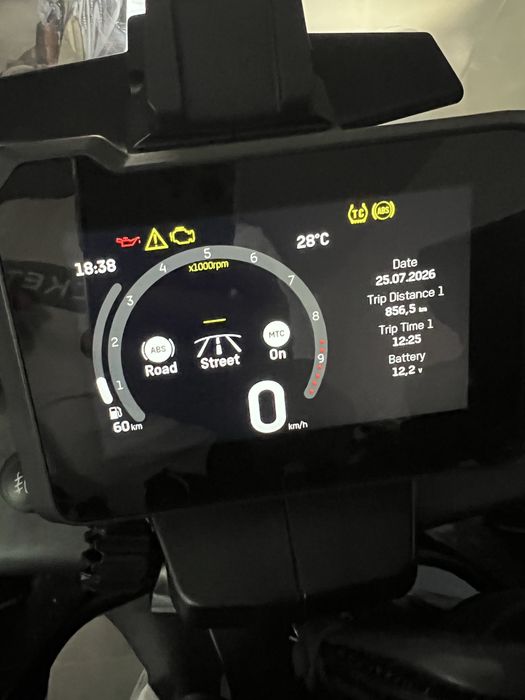 Husqvarna Norden 901 só 856 km 2024