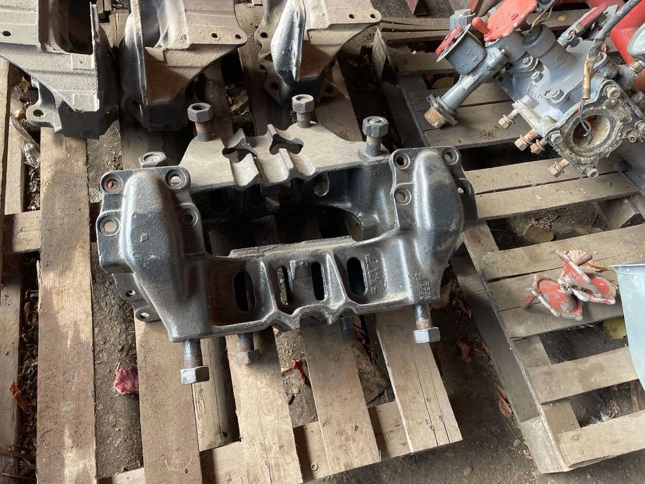 Продам кронштейн крепления оси балансира ( левый, правый ) КамАЗ 5320.