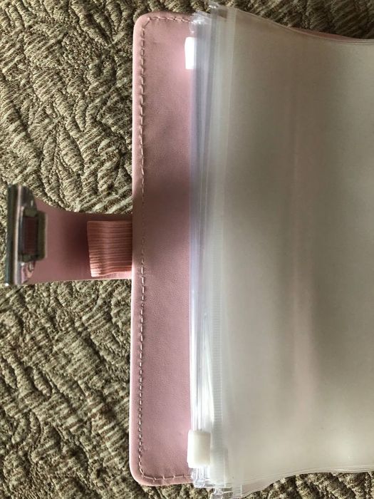 Блокнот А6 з кодовим замком та файлами на зіп застібки.