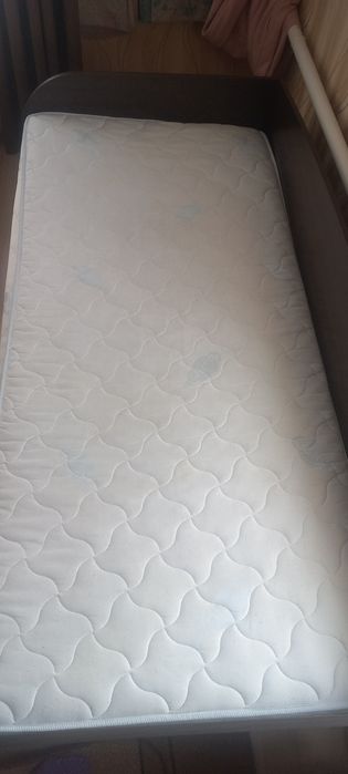 Ліжко односпальне