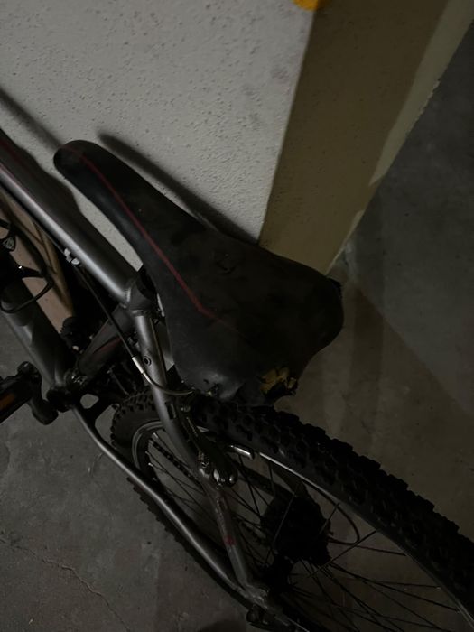 Vendo bicicleta BERG BTT  Faço entre o valor do anúncio e 155€