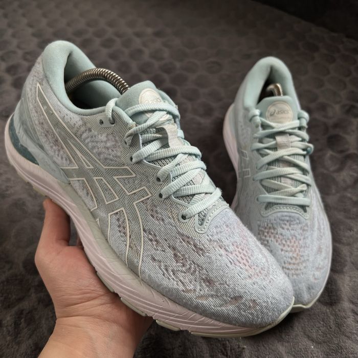 Жіночі кросівки ASICS Gel-Cumulus 23. P. 39.