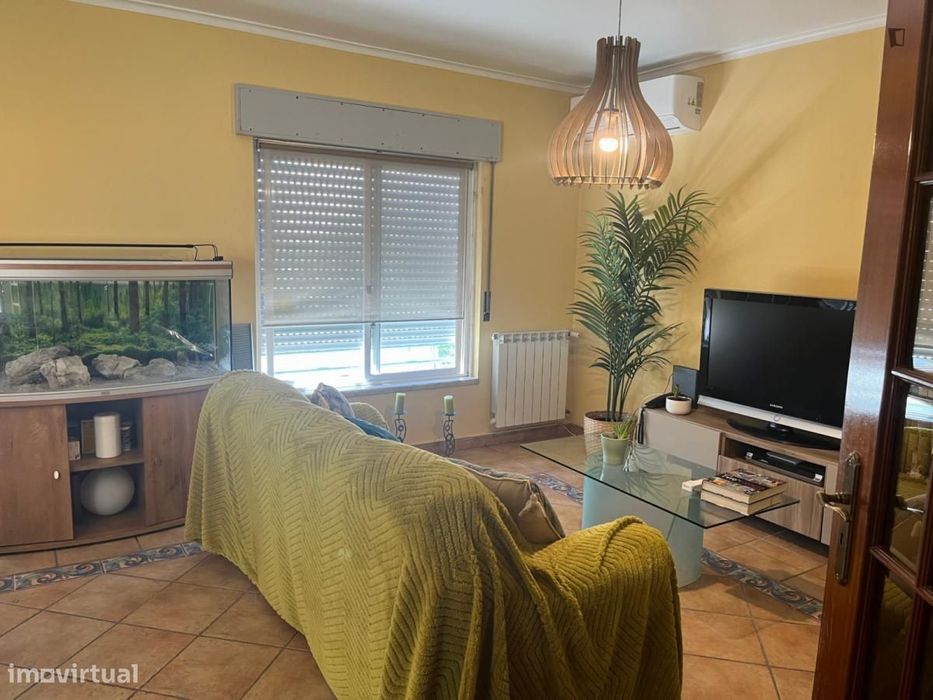 Quarto - localizado em Benfica Lisbon