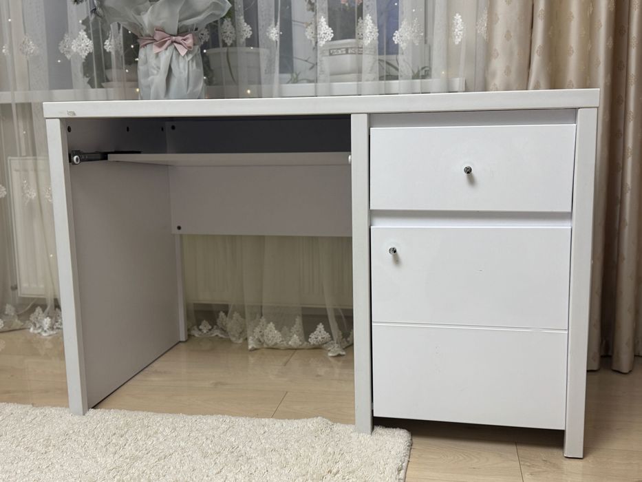 Письмовий стіл 120см