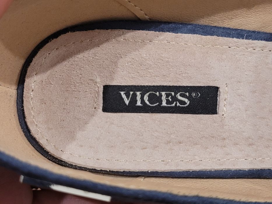 Buty damskie na słupku