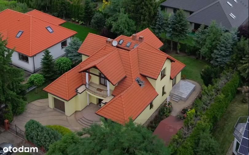 Funkcjonalny dom dla rodziny lub pod działalność
