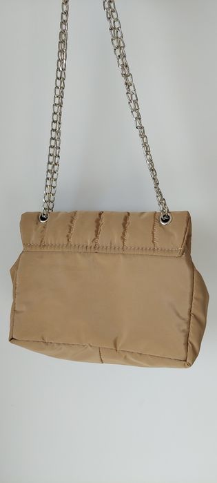 Torebka beżowa pikowana na łańcuchu LC Waikiki