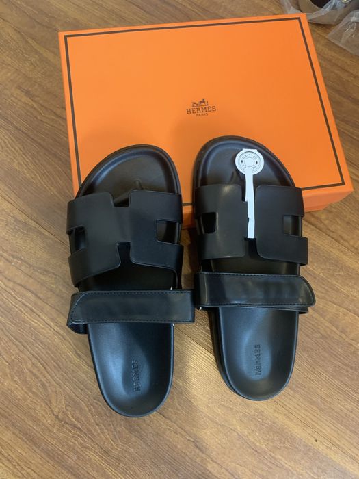 Sandália Hermes nova com caixa tamanho 38,40,41 cor preta whatsapp 920531378