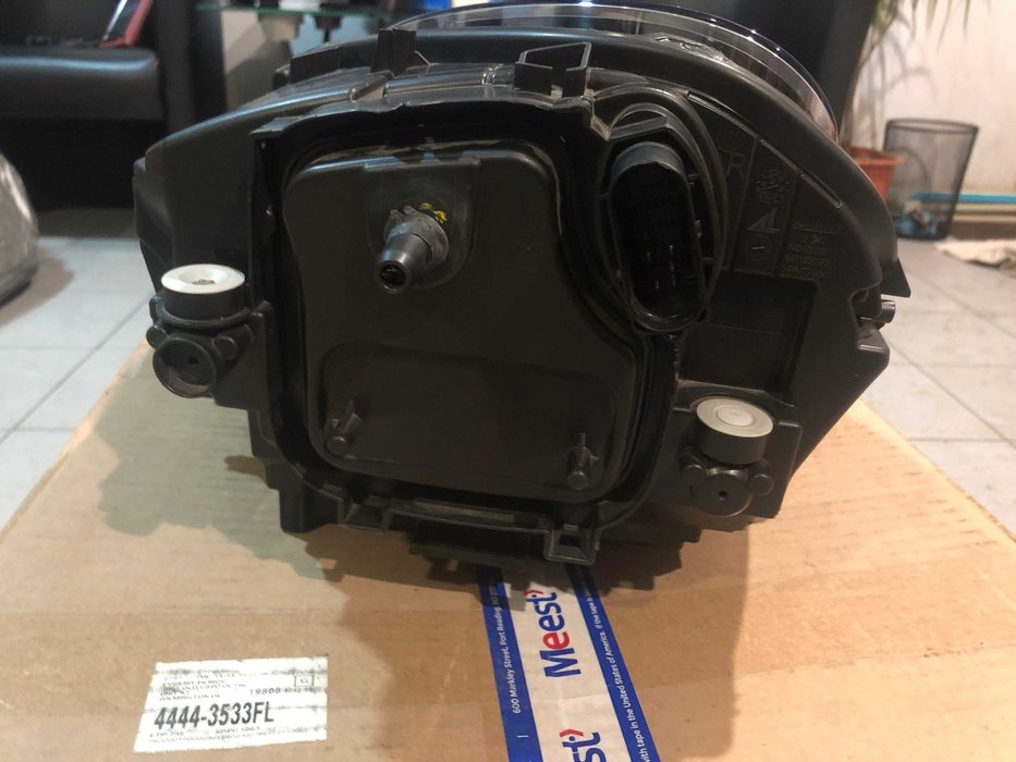 Фара правая Porsche Macan 2019 2020 года, светодиодная