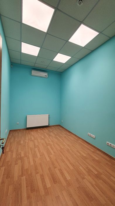 ПРОДАЖ ОФІСНОГО ПРИМІЩЕННЯ 69,1 м² в історичному центрі Мукачева