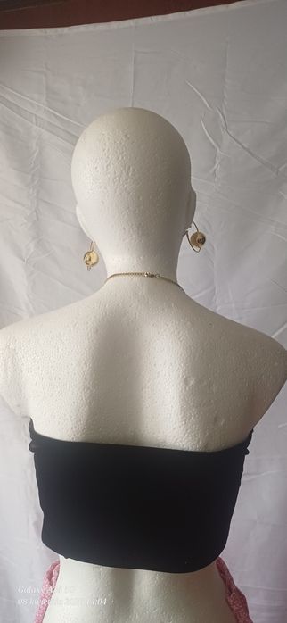 Top damski M/L czarny welurowy bandeau Stradivarius