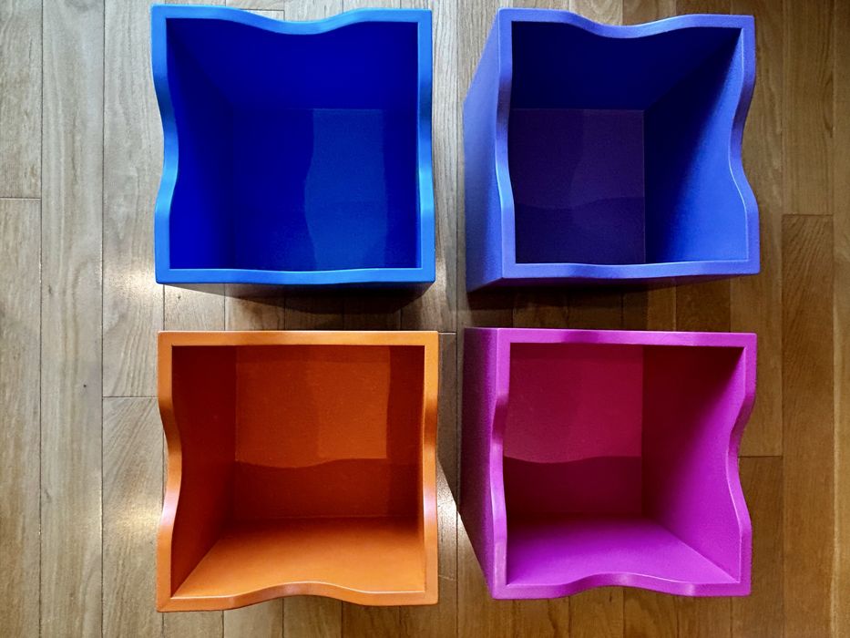 Mesa de criança c/bancos coloridos