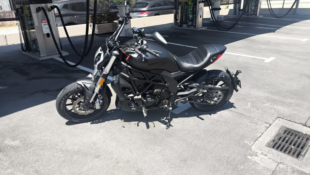 Benelli 502c 2023 10500 kms