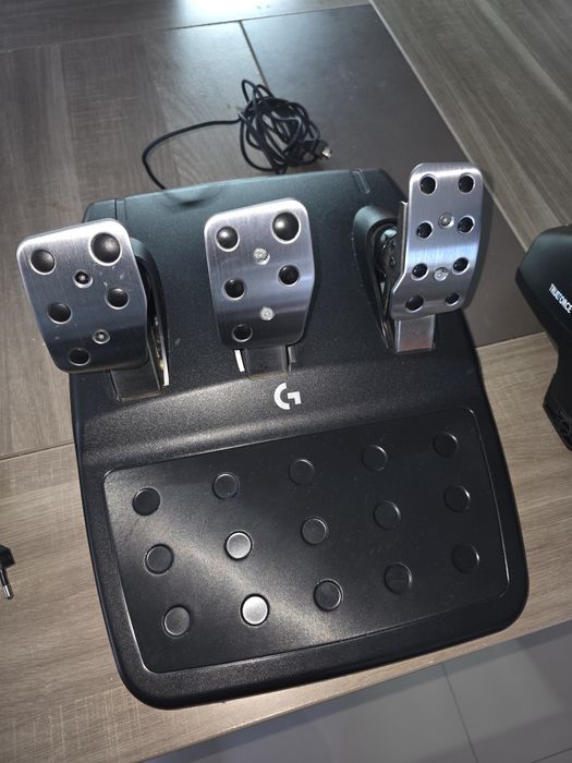 Logitech G923 PS5 PS4 PC