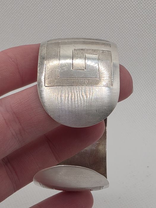 sztywna srebrna bransoleta (typu bangle) Srebro