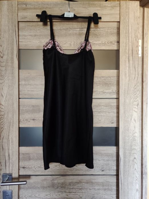 Мереживна нічна сорочка