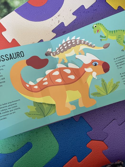 Livro dinossauros bebes com 10 pop-ups