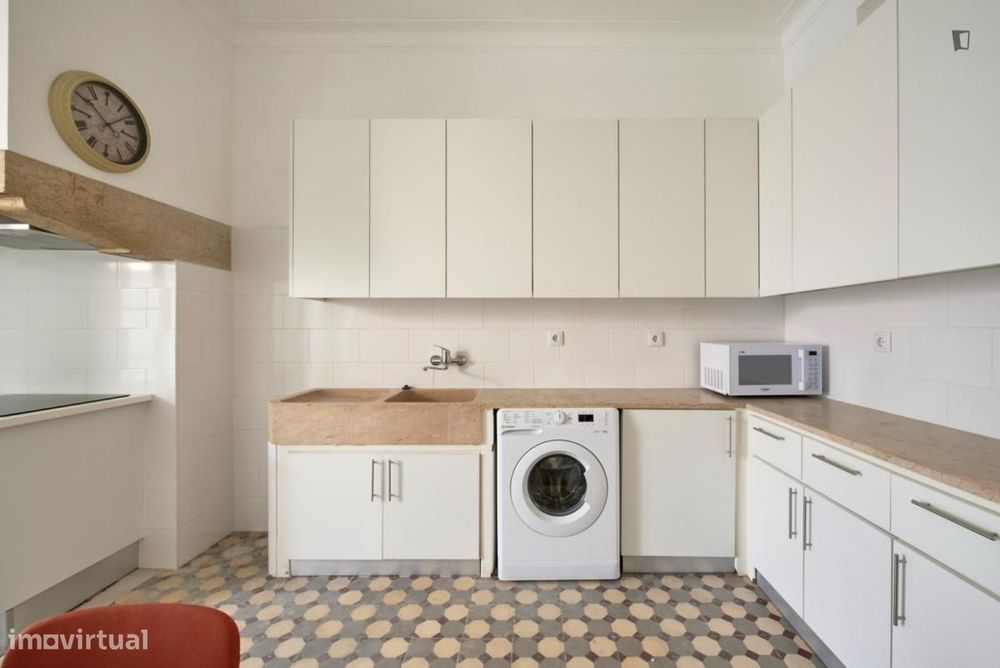Quarto - localizado em Alameda Lisbon