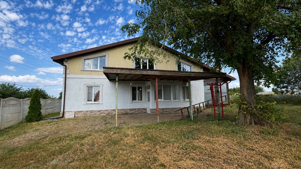 Продам будинок 208 м2, ділянка 25 соток