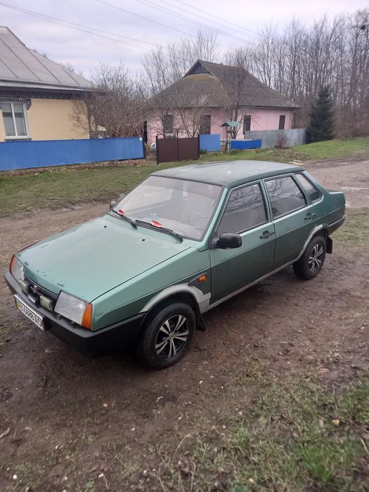 Продам машину Ваз 21099