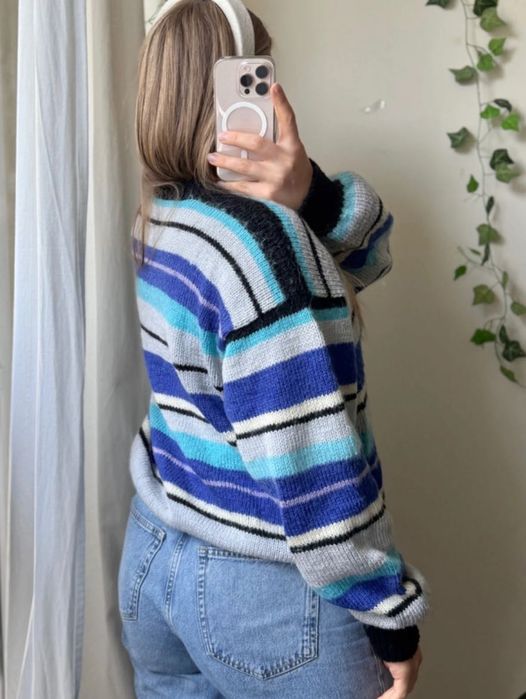 Ręcznie dziergany niebiesko szary sweter w pasy handmade unisex
