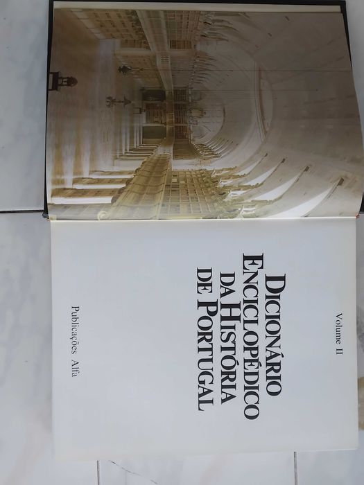 2 Livros de Dicionário Enciclopédico
