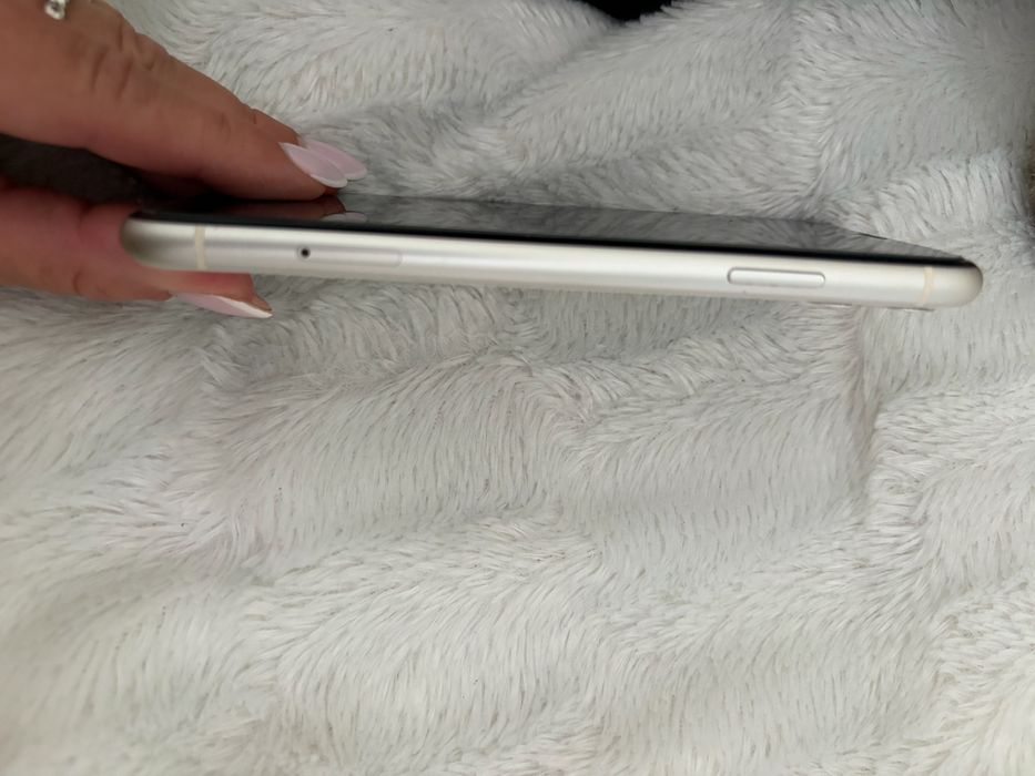 Telefon iphon 11