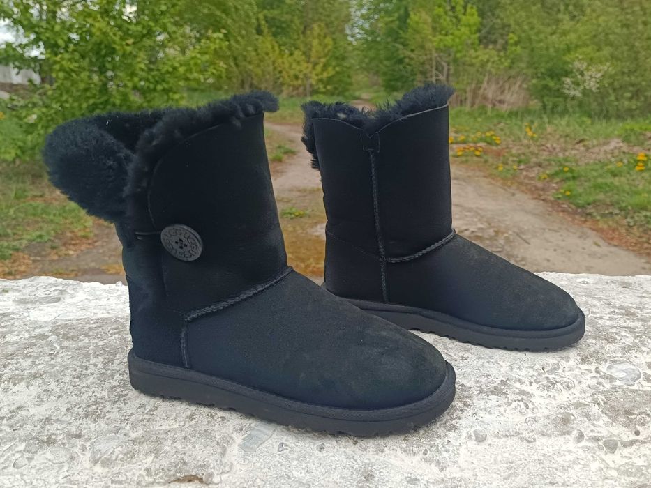 Оригінальні замшеві черевики UGG